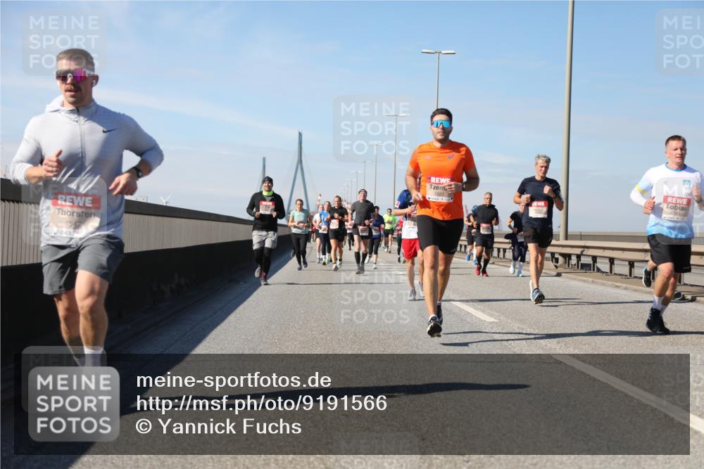 03.10.2025 - Köhlbrandbrückenlauf Yannick Fuchs http://msf.ph/oto/9191566 03.10.2025 11:52:26 Position 3 4547 meine-sportfotos.de