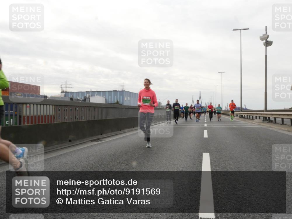 03.10.2025 - Köhlbrandbrückenlauf Matties Gatica Varas http://msf.ph/oto/9191569 03.10.2025 16:06:48 Position 3  meine-sportfotos.de