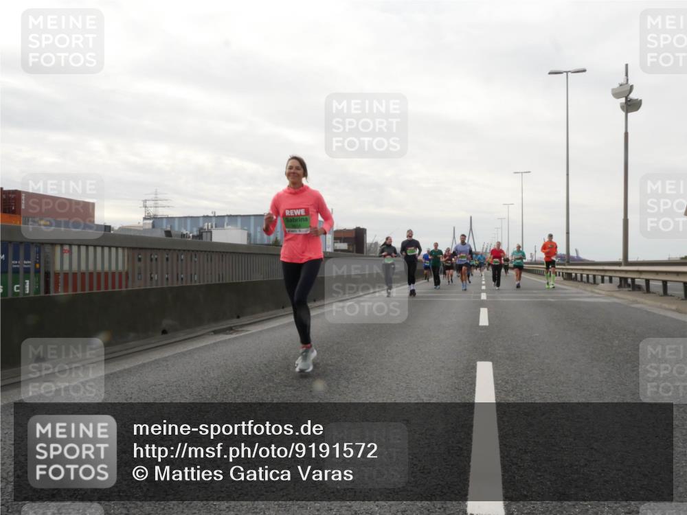 03.10.2025 - Köhlbrandbrückenlauf Matties Gatica Varas http://msf.ph/oto/9191572 03.10.2025 16:06:48 Position 3  meine-sportfotos.de