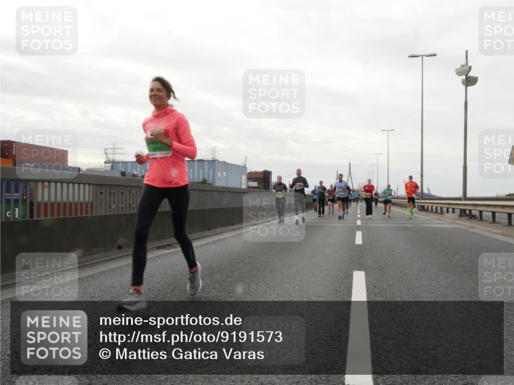 03.10.2025 - Köhlbrandbrückenlauf Matties Gatica Varas http://msf.ph/oto/9191573 03.10.2025 16:06:49 Position 3  meine-sportfotos.de
