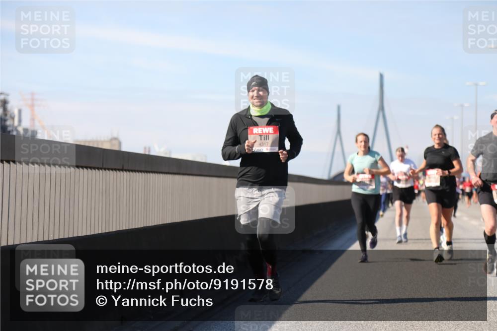03.10.2025 - Köhlbrandbrückenlauf Yannick Fuchs http://msf.ph/oto/9191578 03.10.2025 11:52:29 Position 3 4317 meine-sportfotos.de