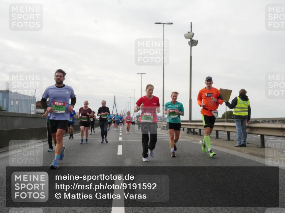03.10.2025 - Köhlbrandbrückenlauf Matties Gatica Varas http://msf.ph/oto/9191592 03.10.2025 16:06:53 Position 3  meine-sportfotos.de