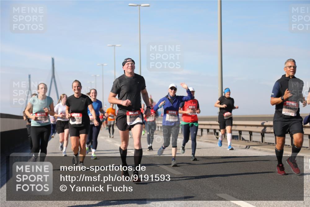 03.10.2025 - Köhlbrandbrückenlauf Yannick Fuchs http://msf.ph/oto/9191593 03.10.2025 11:52:30 Position 3 412, 4710, 4343 meine-sportfotos.de