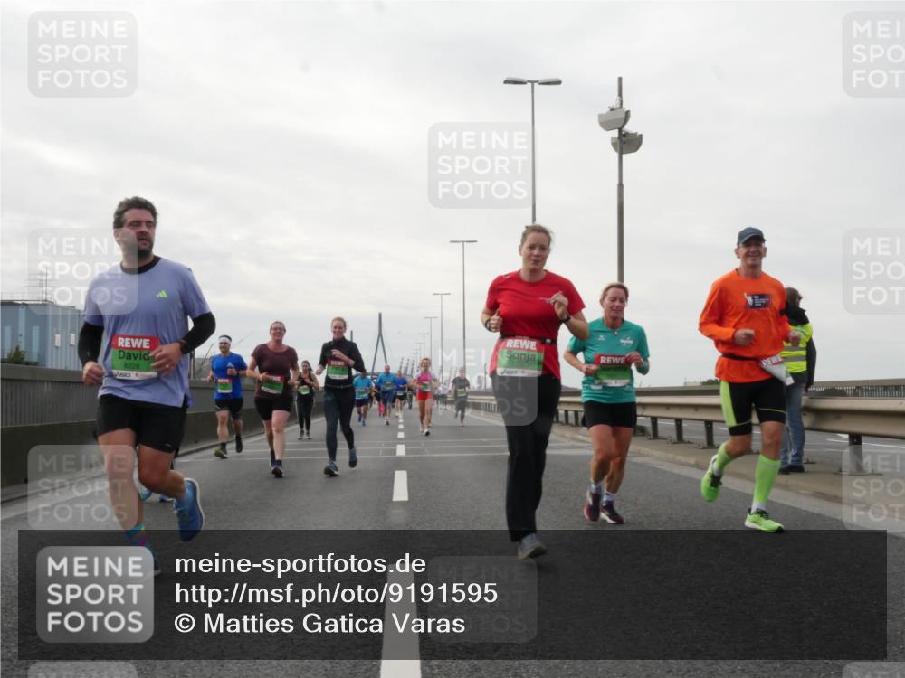 03.10.2025 - Köhlbrandbrückenlauf Matties Gatica Varas http://msf.ph/oto/9191595 03.10.2025 16:06:54 Position 3 8228 meine-sportfotos.de