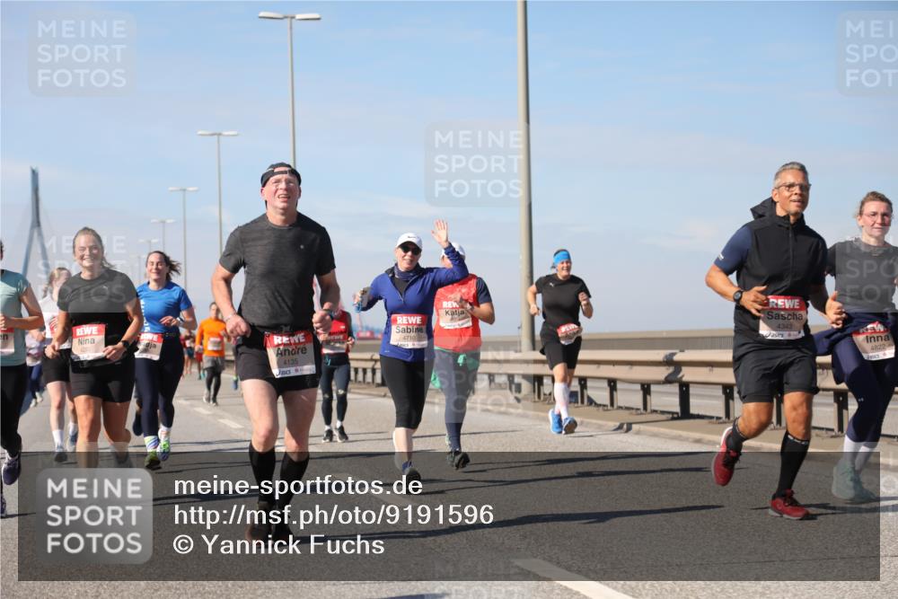 03.10.2025 - Köhlbrandbrückenlauf Yannick Fuchs http://msf.ph/oto/9191596 03.10.2025 11:52:30 Position 3 4260, 4135, 4710, 4343, 4822 meine-sportfotos.de