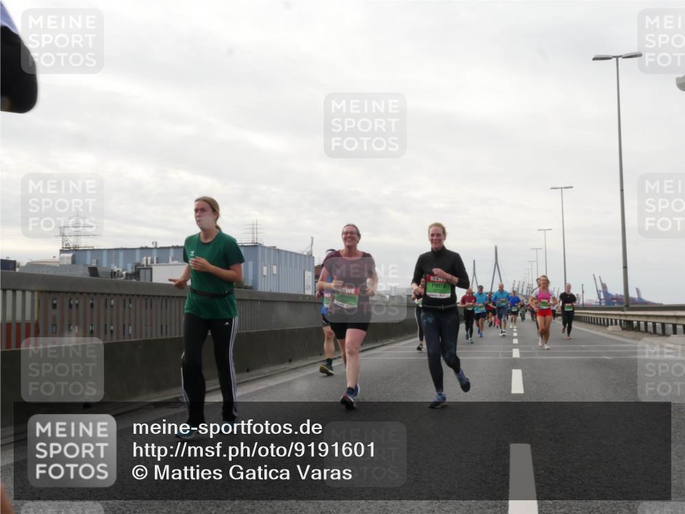 03.10.2025 - Köhlbrandbrückenlauf Matties Gatica Varas http://msf.ph/oto/9191601 03.10.2025 16:06:55 Position 3  meine-sportfotos.de