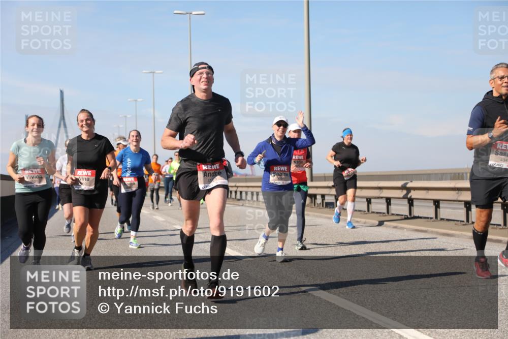 03.10.2025 - Köhlbrandbrückenlauf Yannick Fuchs http://msf.ph/oto/9191602 03.10.2025 11:52:31 Position 3 4521, 4135, 434 meine-sportfotos.de