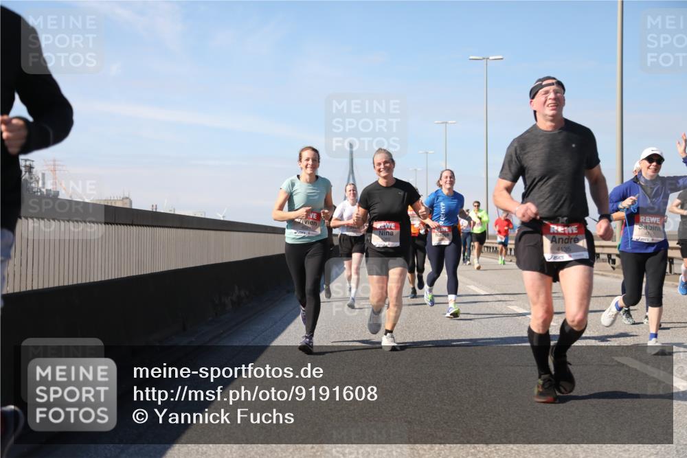 03.10.2025 - Köhlbrandbrückenlauf Yannick Fuchs http://msf.ph/oto/9191608 03.10.2025 11:52:31 Position 3 4135 meine-sportfotos.de