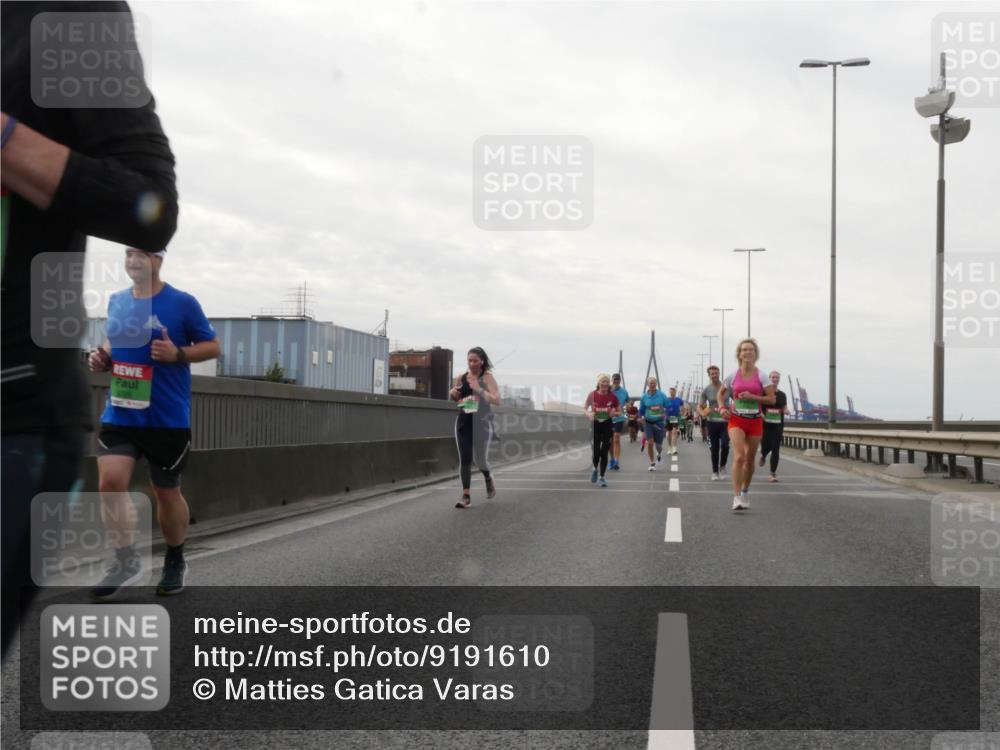 03.10.2025 - Köhlbrandbrückenlauf Matties Gatica Varas http://msf.ph/oto/9191610 03.10.2025 16:06:57 Position 3  meine-sportfotos.de