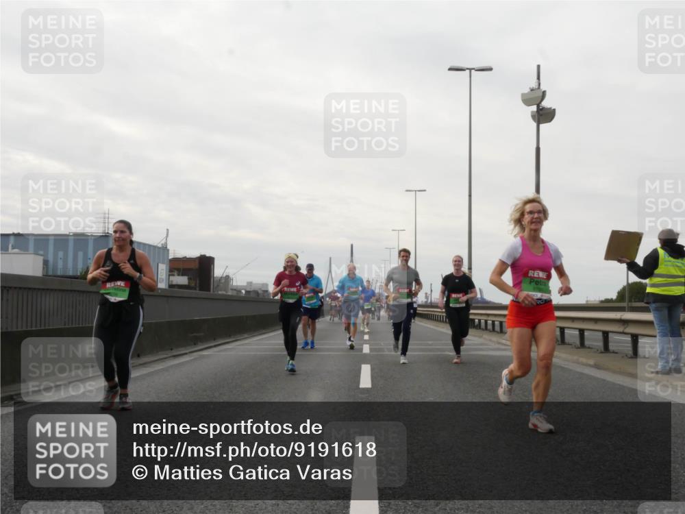 03.10.2025 - Köhlbrandbrückenlauf Matties Gatica Varas http://msf.ph/oto/9191618 03.10.2025 16:06:59 Position 3  meine-sportfotos.de