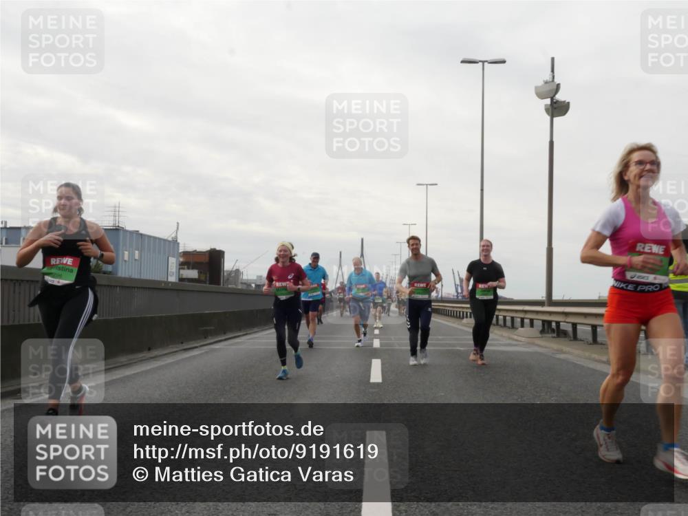 03.10.2025 - Köhlbrandbrückenlauf Matties Gatica Varas http://msf.ph/oto/9191619 03.10.2025 16:06:59 Position 3  meine-sportfotos.de
