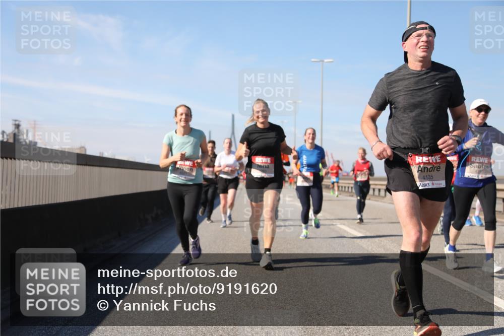 03.10.2025 - Köhlbrandbrückenlauf Yannick Fuchs http://msf.ph/oto/9191620 03.10.2025 11:52:32 Position 3 4135 meine-sportfotos.de