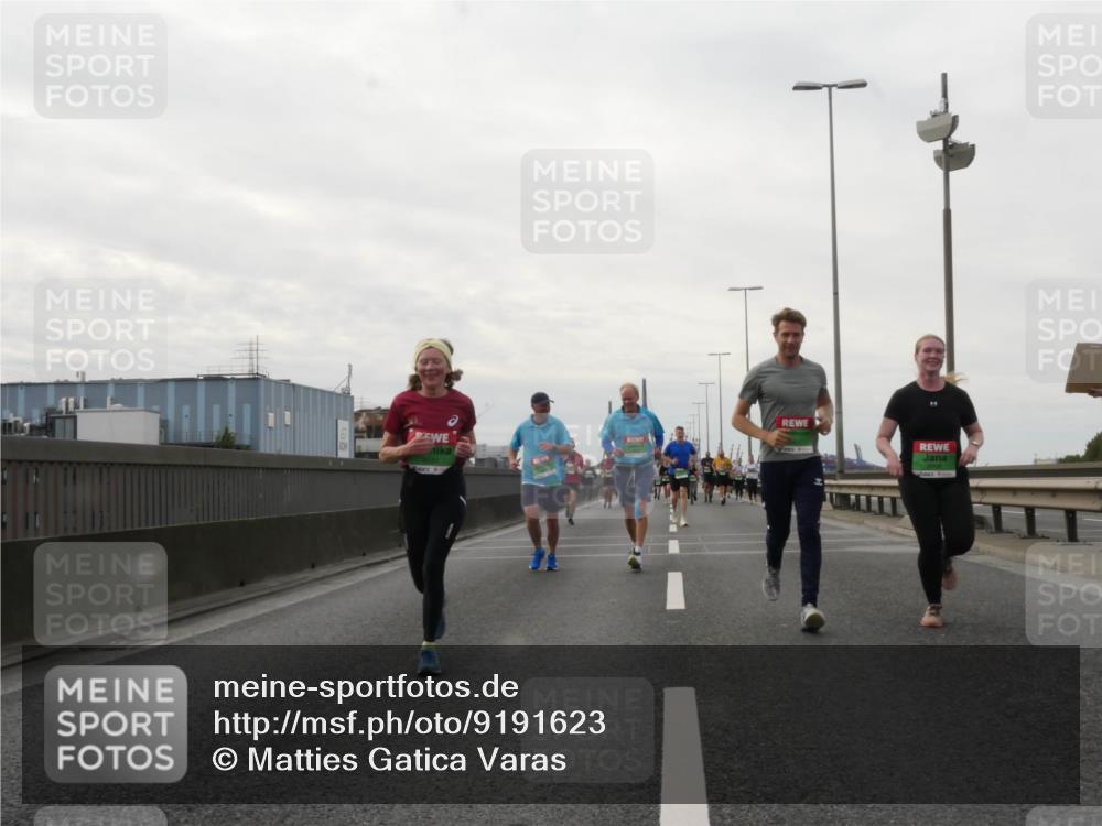 03.10.2025 - Köhlbrandbrückenlauf Matties Gatica Varas http://msf.ph/oto/9191623 03.10.2025 16:07:00 Position 3  meine-sportfotos.de