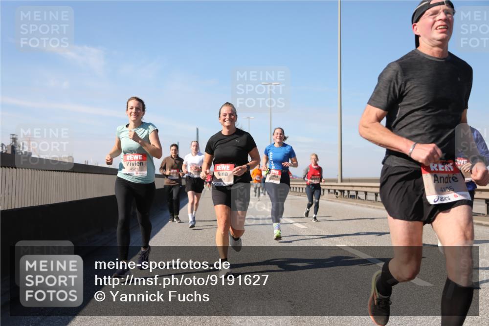 03.10.2025 - Köhlbrandbrückenlauf Yannick Fuchs http://msf.ph/oto/9191627 03.10.2025 11:52:32 Position 3 4521, 4135 meine-sportfotos.de