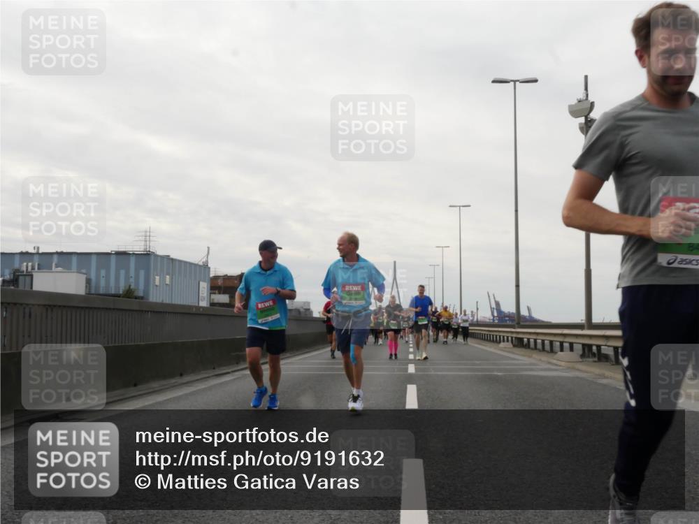 03.10.2025 - Köhlbrandbrückenlauf Matties Gatica Varas http://msf.ph/oto/9191632 03.10.2025 16:07:02 Position 3 84 meine-sportfotos.de