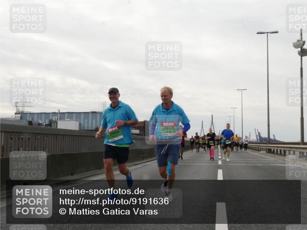 03.10.2025 - Köhlbrandbrückenlauf Matties Gatica Varas http://msf.ph/oto/9191636 03.10.2025 16:07:03 Position 3 8906 meine-sportfotos.de