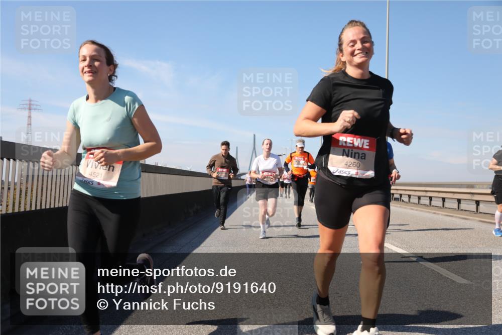 03.10.2025 - Köhlbrandbrückenlauf Yannick Fuchs http://msf.ph/oto/9191640 03.10.2025 11:52:33 Position 3 4521, 4260 meine-sportfotos.de