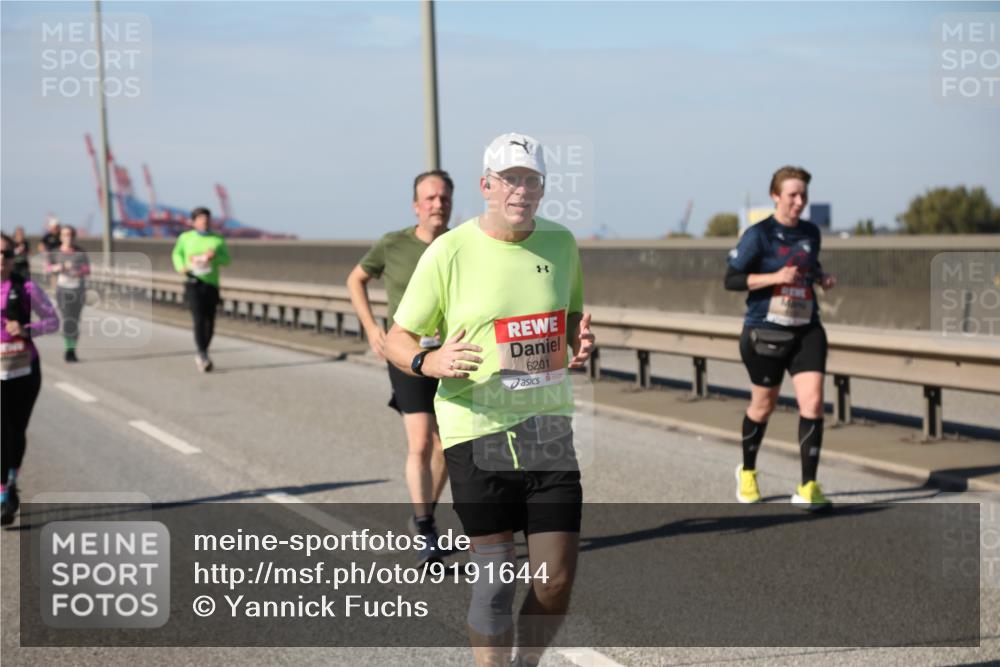 03.10.2025 - Köhlbrandbrückenlauf Yannick Fuchs http://msf.ph/oto/9191644 03.10.2025 12:12:31 Position 3 6201 meine-sportfotos.de