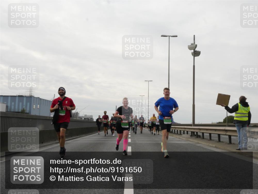 03.10.2025 - Köhlbrandbrückenlauf Matties Gatica Varas http://msf.ph/oto/9191650 03.10.2025 16:07:06 Position 3  meine-sportfotos.de