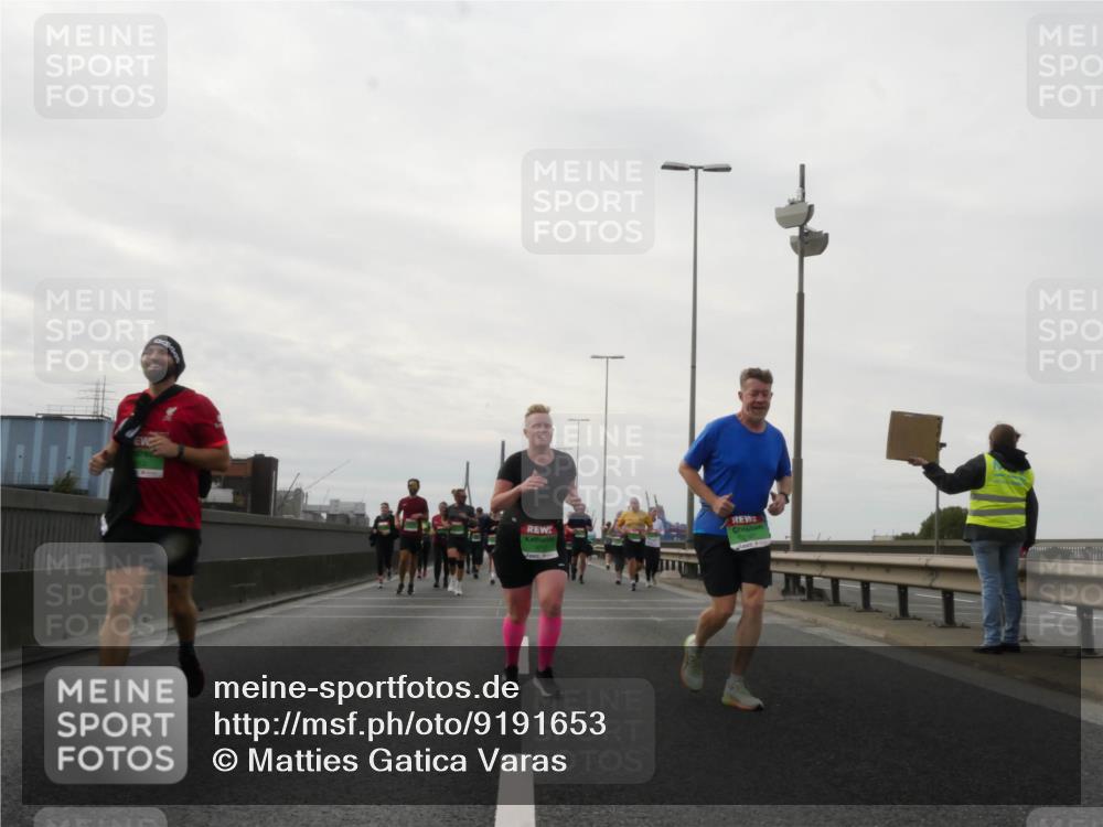 03.10.2025 - Köhlbrandbrückenlauf Matties Gatica Varas http://msf.ph/oto/9191653 03.10.2025 16:07:07 Position 3  meine-sportfotos.de