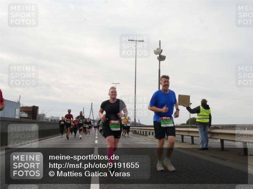 03.10.2025 - Köhlbrandbrückenlauf Matties Gatica Varas http://msf.ph/oto/9191655 03.10.2025 16:07:07 Position 3 65, 7687 meine-sportfotos.de
