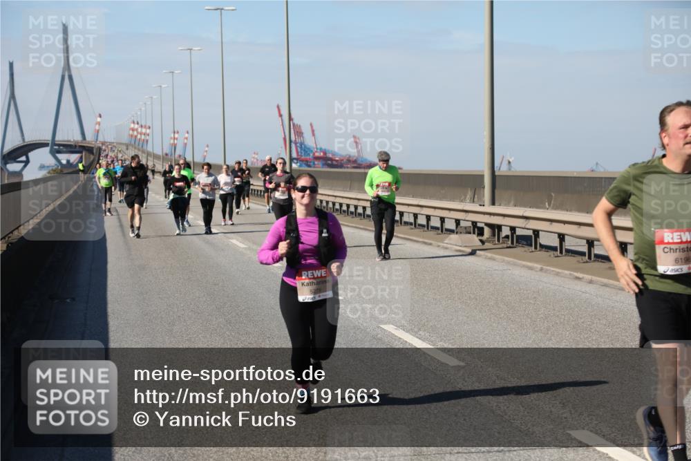 03.10.2025 - Köhlbrandbrückenlauf Yannick Fuchs http://msf.ph/oto/9191663 03.10.2025 12:12:32 Position 3 5279, 6196 meine-sportfotos.de