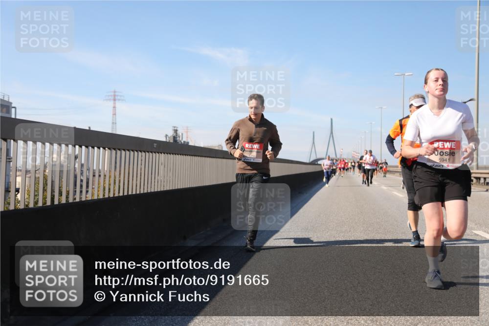 03.10.2025 - Köhlbrandbrückenlauf Yannick Fuchs http://msf.ph/oto/9191665 03.10.2025 11:52:34 Position 3 4266, 5941 meine-sportfotos.de
