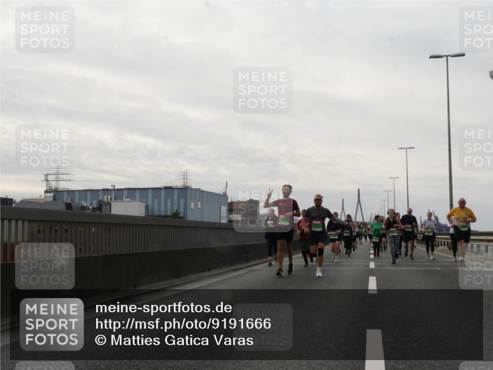 03.10.2025 - Köhlbrandbrückenlauf Matties Gatica Varas http://msf.ph/oto/9191666 03.10.2025 16:07:10 Position 3  meine-sportfotos.de