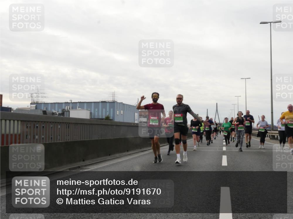 03.10.2025 - Köhlbrandbrückenlauf Matties Gatica Varas http://msf.ph/oto/9191670 03.10.2025 16:07:11 Position 3  meine-sportfotos.de