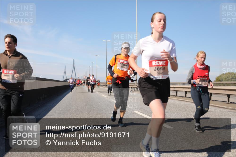 03.10.2025 - Köhlbrandbrückenlauf Yannick Fuchs http://msf.ph/oto/9191671 03.10.2025 11:52:35 Position 3 4266, 6269, 5941, 273 meine-sportfotos.de