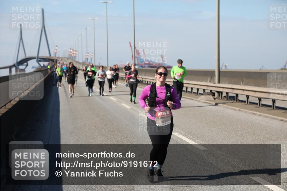 03.10.2025 - Köhlbrandbrückenlauf Yannick Fuchs http://msf.ph/oto/9191672 03.10.2025 12:12:33 Position 3 5279 meine-sportfotos.de