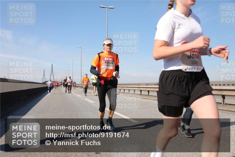 03.10.2025 - Köhlbrandbrückenlauf Yannick Fuchs http://msf.ph/oto/9191674 03.10.2025 11:52:35 Position 3 6269, 5941 meine-sportfotos.de