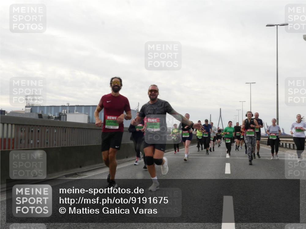 03.10.2025 - Köhlbrandbrückenlauf Matties Gatica Varas http://msf.ph/oto/9191675 03.10.2025 16:07:12 Position 3 7631 meine-sportfotos.de