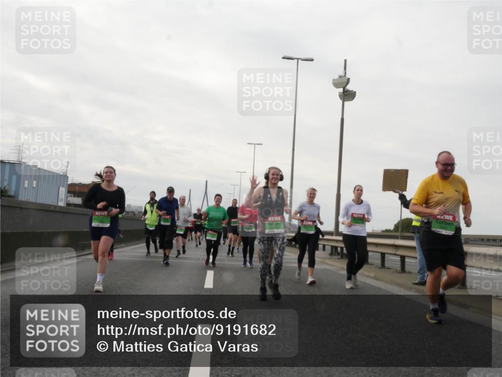 03.10.2025 - Köhlbrandbrückenlauf Matties Gatica Varas http://msf.ph/oto/9191682 03.10.2025 16:07:13 Position 3  meine-sportfotos.de