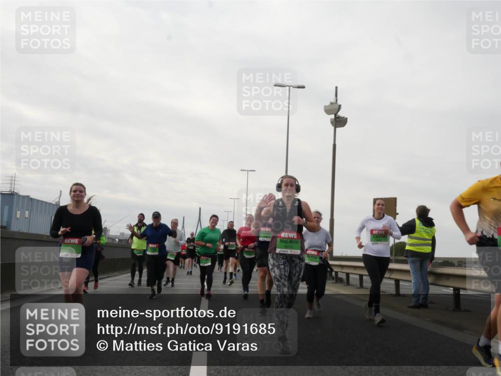 03.10.2025 - Köhlbrandbrückenlauf Matties Gatica Varas http://msf.ph/oto/9191685 03.10.2025 16:07:14 Position 3 8474 meine-sportfotos.de