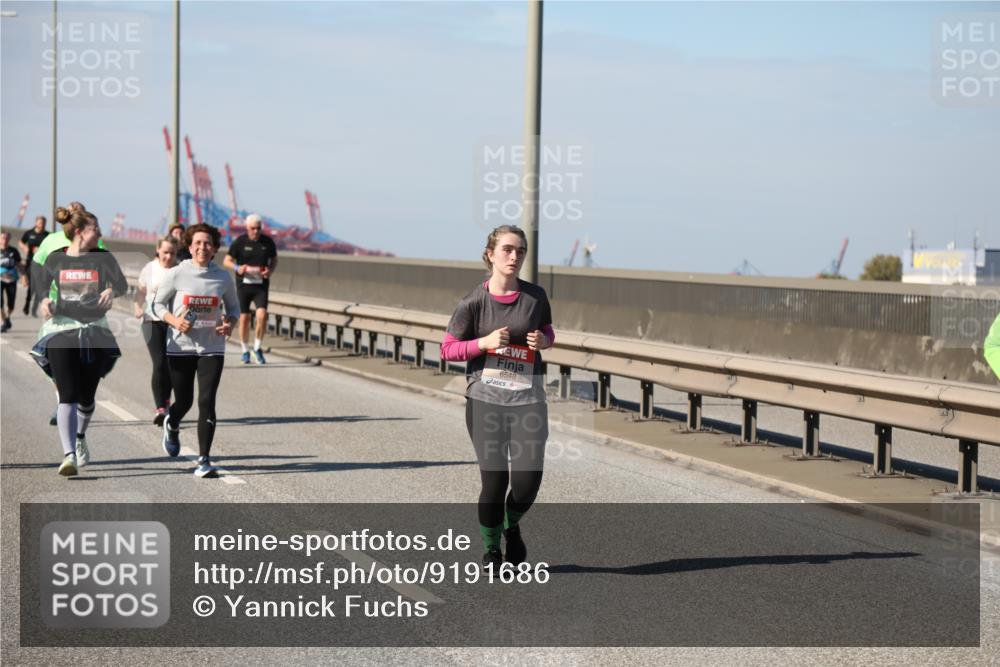 03.10.2025 - Köhlbrandbrückenlauf Yannick Fuchs http://msf.ph/oto/9191686 03.10.2025 12:12:39 Position 3 6548 meine-sportfotos.de