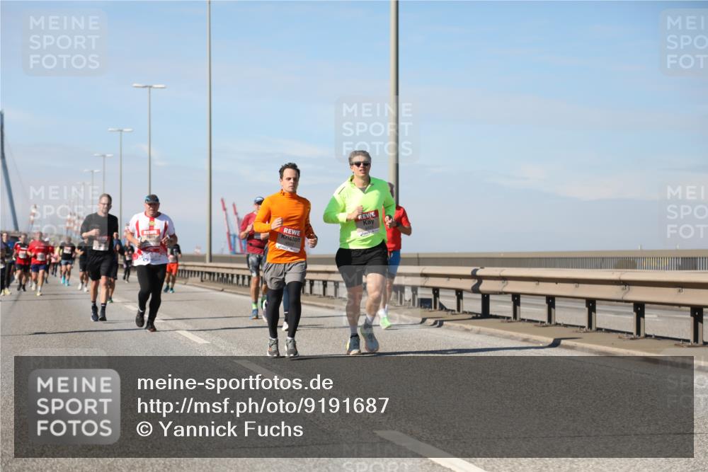 03.10.2025 - Köhlbrandbrückenlauf Yannick Fuchs http://msf.ph/oto/9191687 03.10.2025 11:52:36 Position 3 4429 meine-sportfotos.de