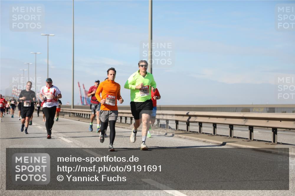 03.10.2025 - Köhlbrandbrückenlauf Yannick Fuchs http://msf.ph/oto/9191691 03.10.2025 11:52:36 Position 3 4502 meine-sportfotos.de