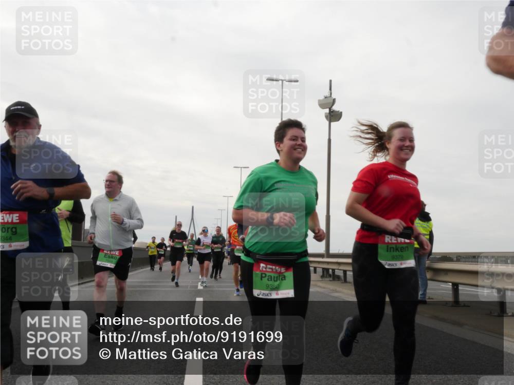 03.10.2025 - Köhlbrandbrückenlauf Matties Gatica Varas http://msf.ph/oto/9191699 03.10.2025 16:07:17 Position 3 8344, 7948, 9380, 9379 meine-sportfotos.de