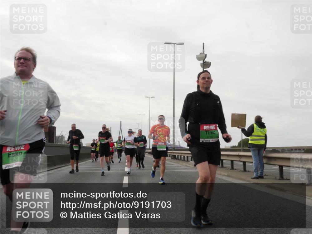 03.10.2025 - Köhlbrandbrückenlauf Matties Gatica Varas http://msf.ph/oto/9191703 03.10.2025 16:07:18 Position 3 7948, 8383 meine-sportfotos.de