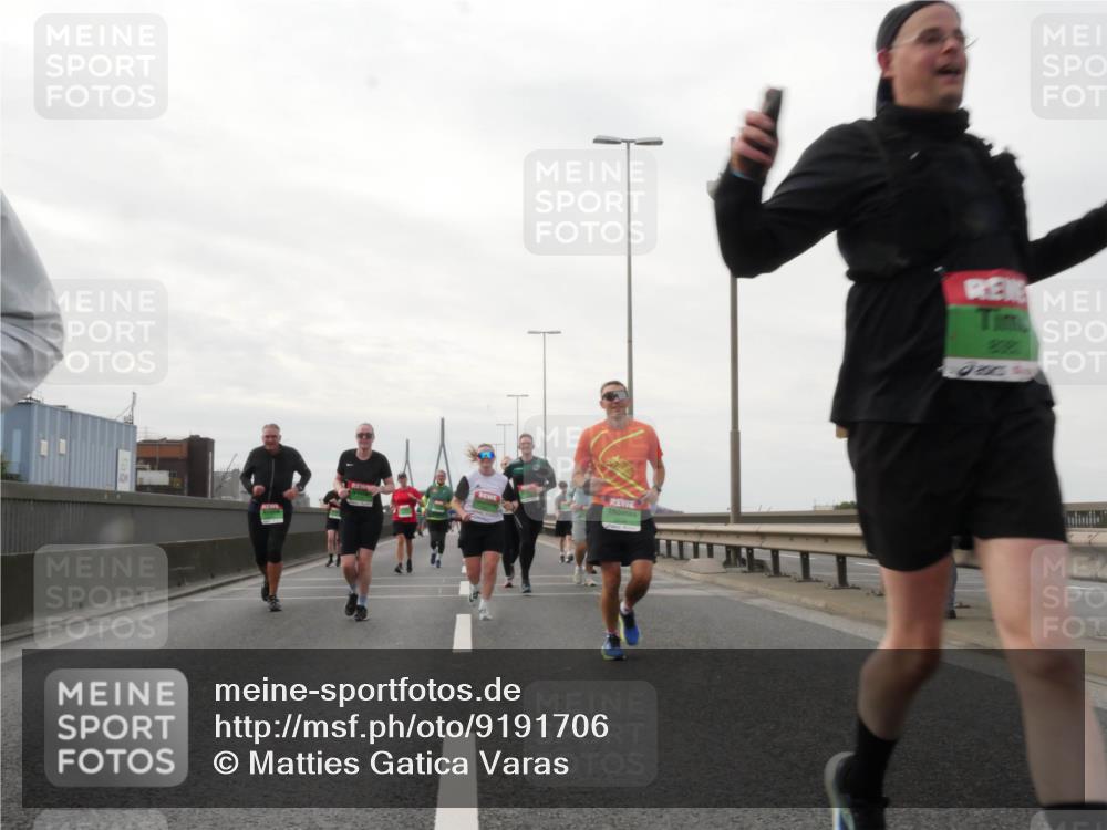 03.10.2025 - Köhlbrandbrückenlauf Matties Gatica Varas http://msf.ph/oto/9191706 03.10.2025 16:07:18 Position 3  meine-sportfotos.de