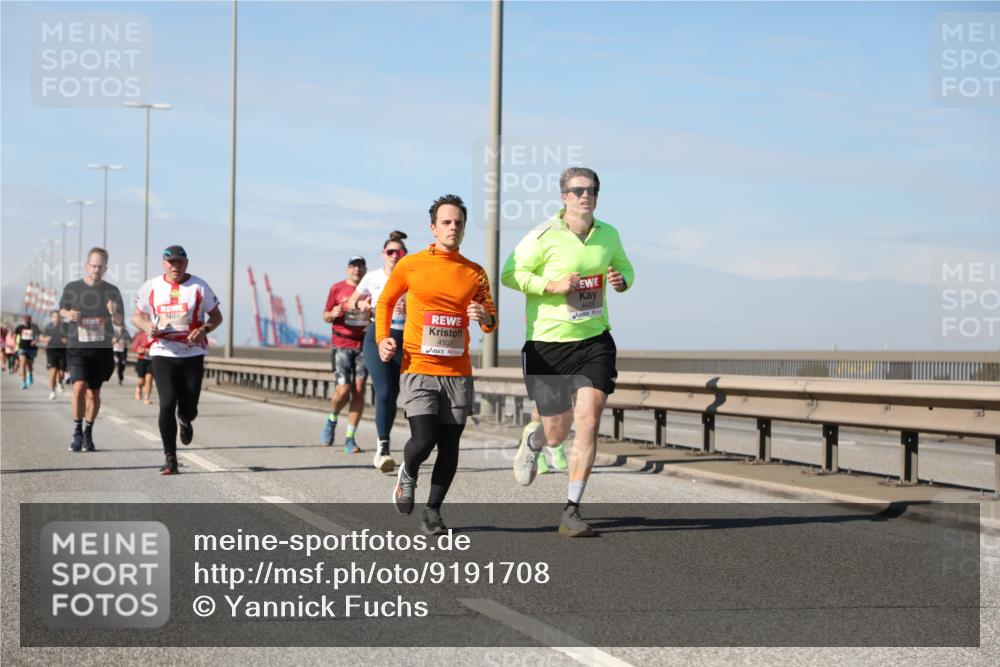 03.10.2025 - Köhlbrandbrückenlauf Yannick Fuchs http://msf.ph/oto/9191708 03.10.2025 11:52:37 Position 3 4502, 4429 meine-sportfotos.de