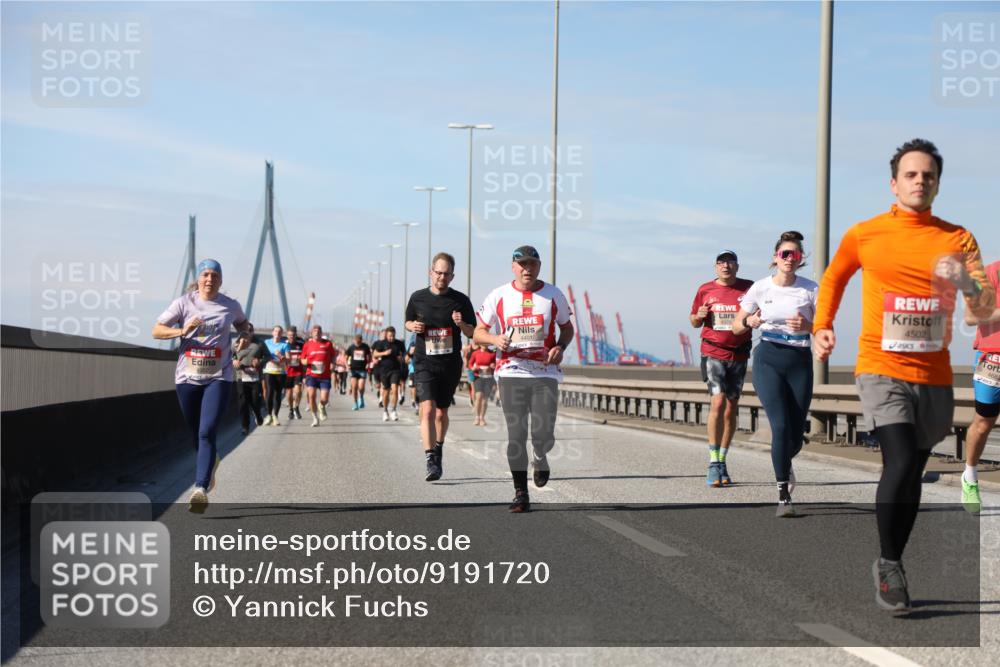 03.10.2025 - Köhlbrandbrückenlauf Yannick Fuchs http://msf.ph/oto/9191720 03.10.2025 11:52:38 Position 3 4370, 4502 meine-sportfotos.de