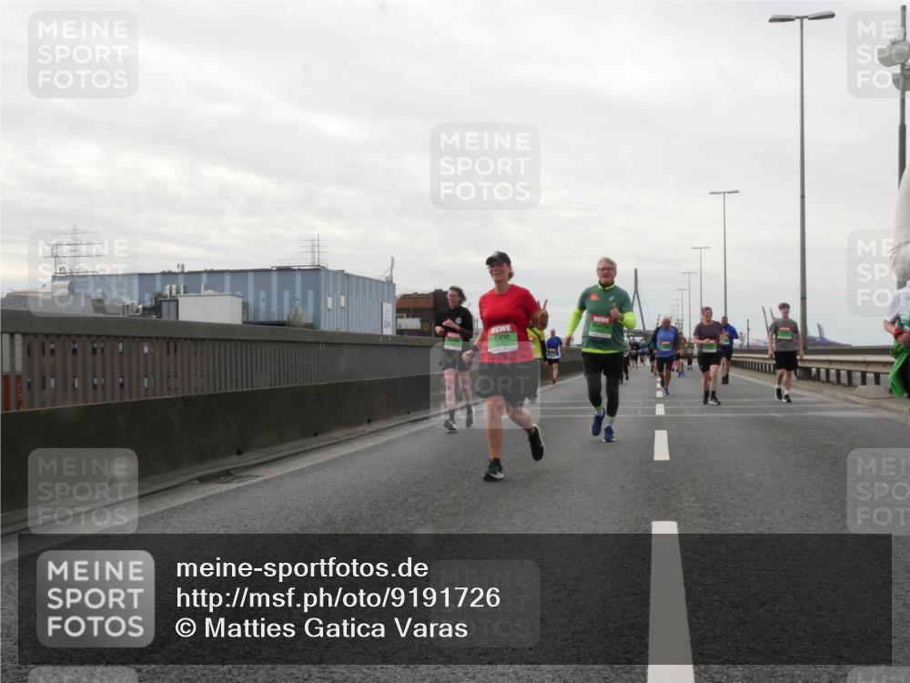 03.10.2025 - Köhlbrandbrückenlauf Matties Gatica Varas http://msf.ph/oto/9191726 03.10.2025 16:07:23 Position 3  meine-sportfotos.de