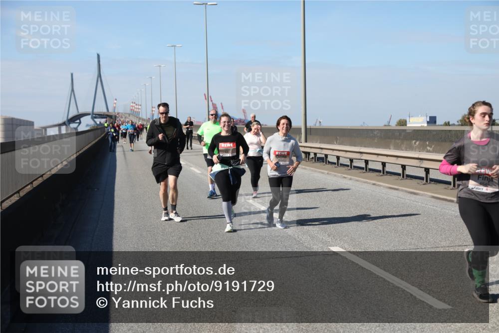 03.10.2025 - Köhlbrandbrückenlauf Yannick Fuchs http://msf.ph/oto/9191729 03.10.2025 12:12:42 Position 3 6548 meine-sportfotos.de