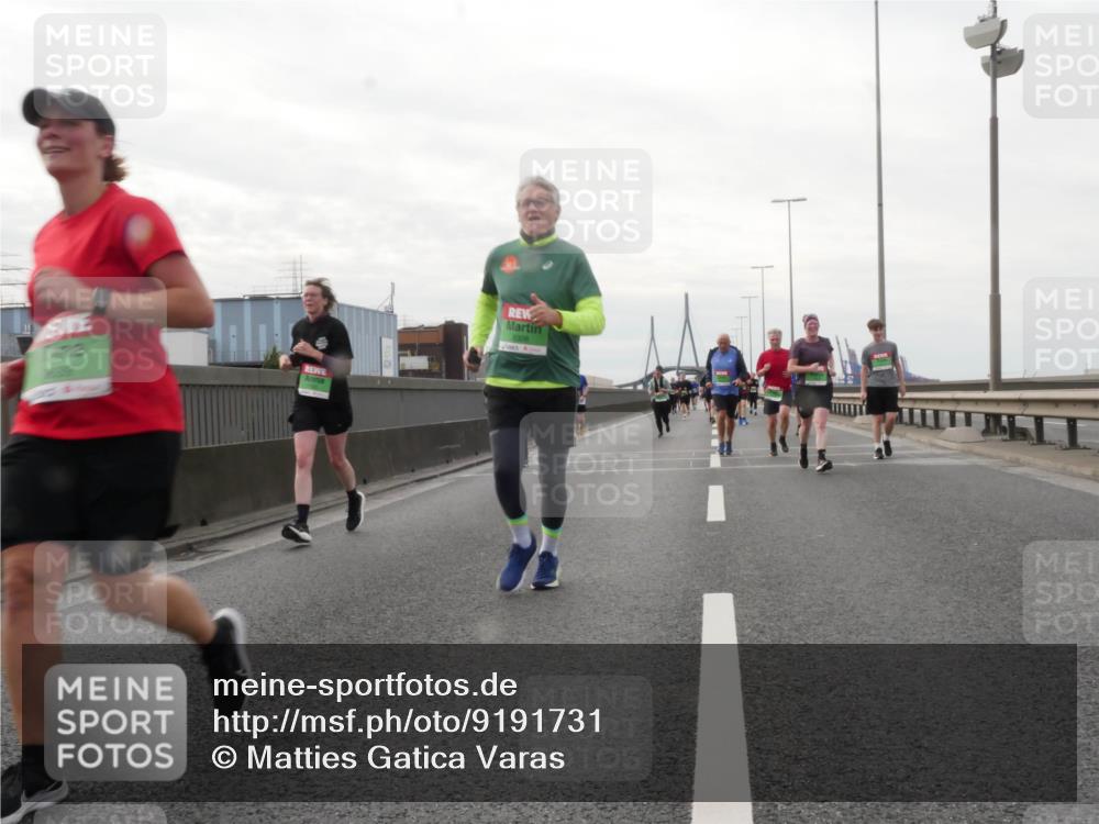 03.10.2025 - Köhlbrandbrückenlauf Matties Gatica Varas http://msf.ph/oto/9191731 03.10.2025 16:07:24 Position 3  meine-sportfotos.de