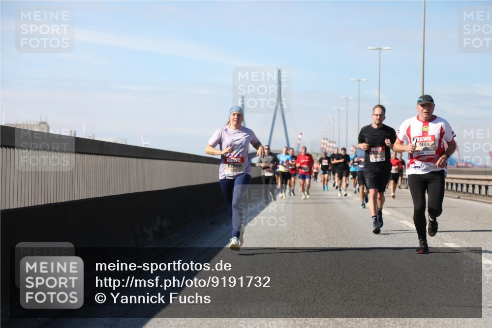 03.10.2025 - Köhlbrandbrückenlauf Yannick Fuchs http://msf.ph/oto/9191732 03.10.2025 11:52:39 Position 3  meine-sportfotos.de