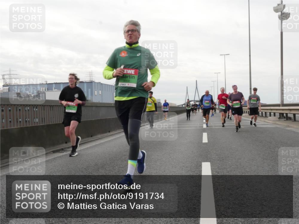 03.10.2025 - Köhlbrandbrückenlauf Matties Gatica Varas http://msf.ph/oto/9191734 03.10.2025 16:07:25 Position 3 8308 meine-sportfotos.de