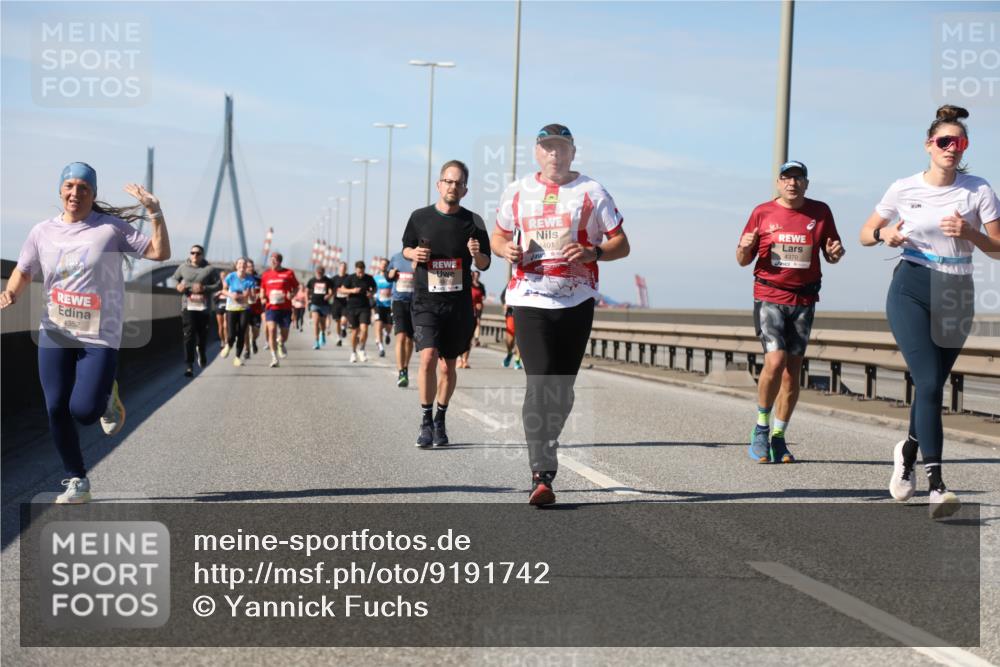 03.10.2025 - Köhlbrandbrückenlauf Yannick Fuchs http://msf.ph/oto/9191742 03.10.2025 11:52:39 Position 3 4352, 401, 4370 meine-sportfotos.de