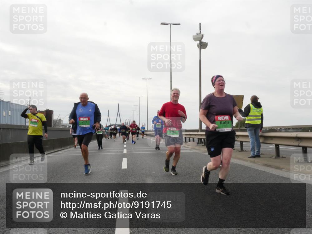 03.10.2025 - Köhlbrandbrückenlauf Matties Gatica Varas http://msf.ph/oto/9191745 03.10.2025 16:07:27 Position 3 7723 meine-sportfotos.de